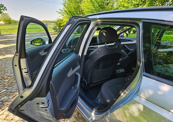 Audi A4 cena 128900 przebieg: 49000, rok produkcji 2020 z Błonie małe 407